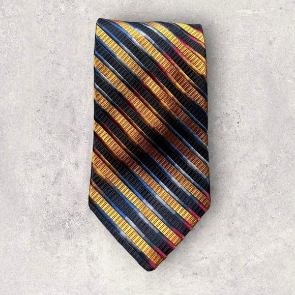 Roundtree & Yorke Other - Roundtree & Yorke Handmade Silk Tie